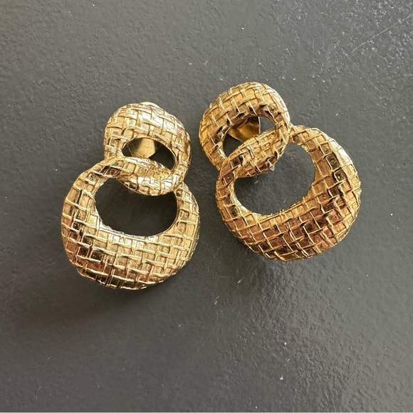 Givenchy 80 Statement Dangle Earrings Clip On Quilted Gold Tone Vintage 1980s - Picture 3 of 13